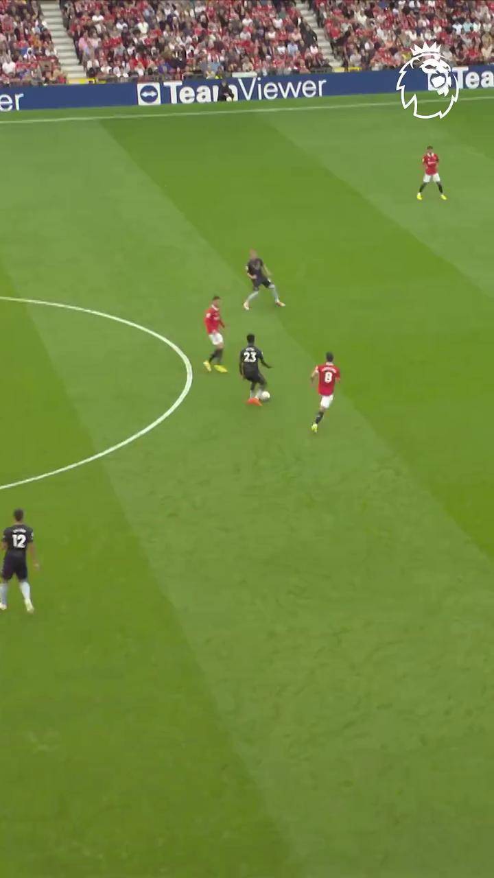 防线多数封堵对手传球路线，控制比赛局面