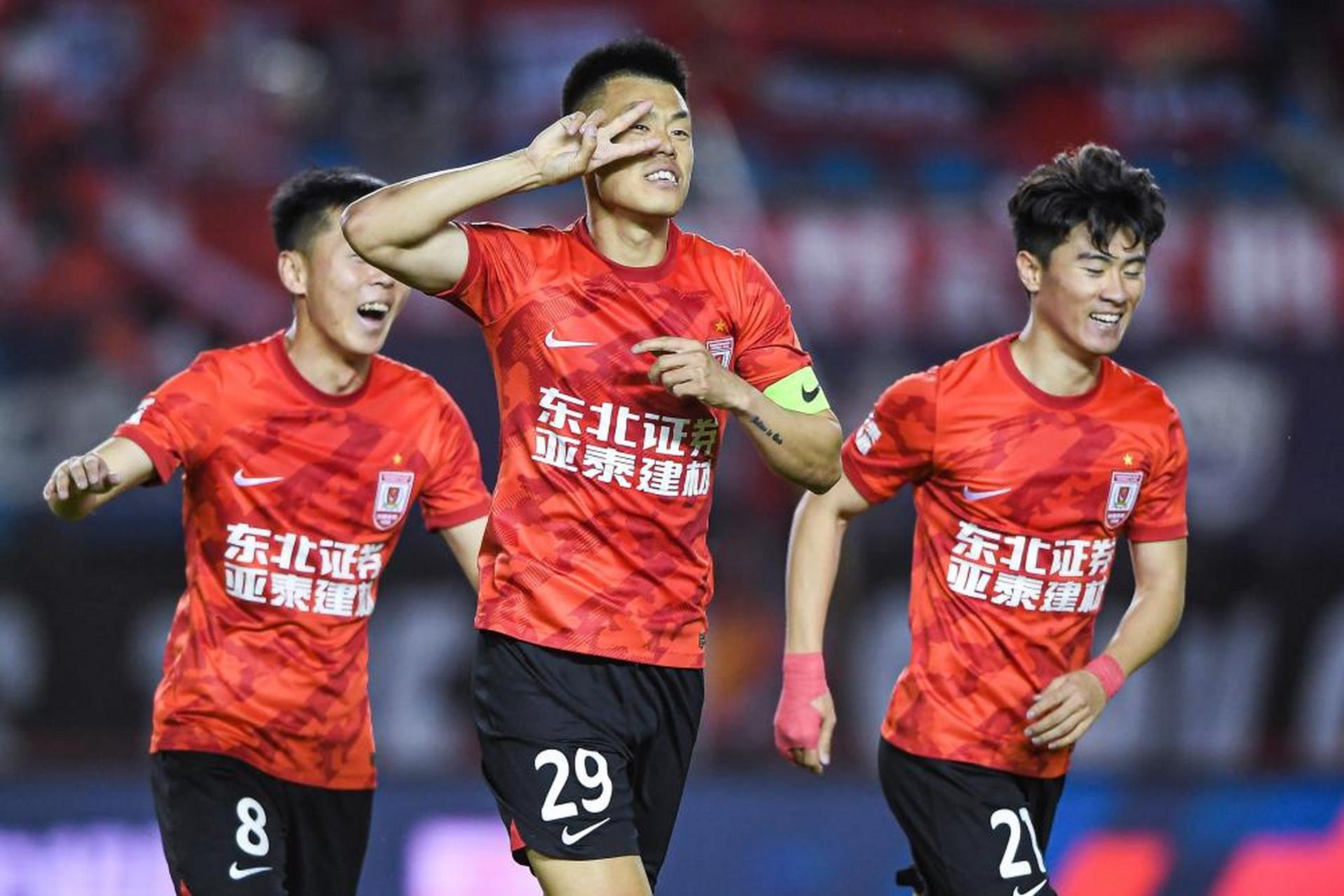 长春亚泰主场不敌广州富力，遭遇失利的简单介绍