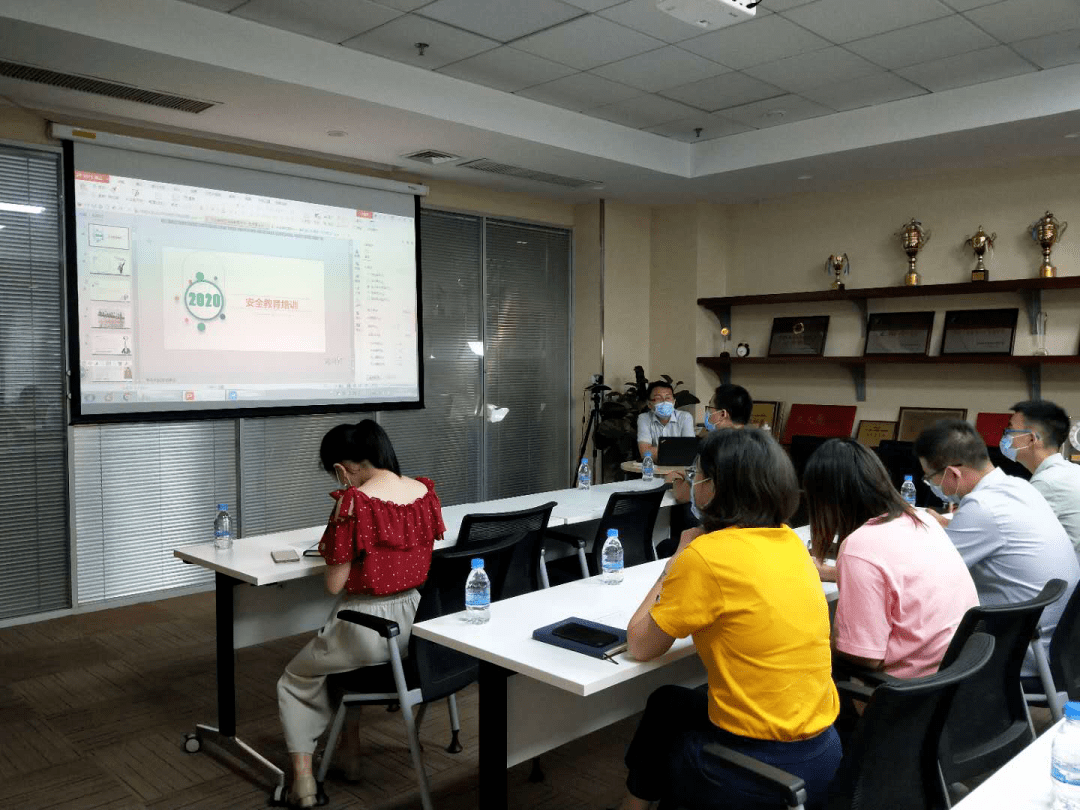 新秀掌控全队氛围焕发迎接新挑战的简单介绍