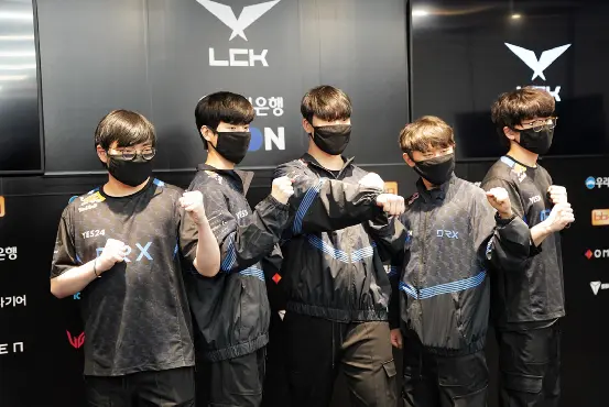 爱游戏-包含多家俱乐部考察新人才，引援工作加速进行中的词条