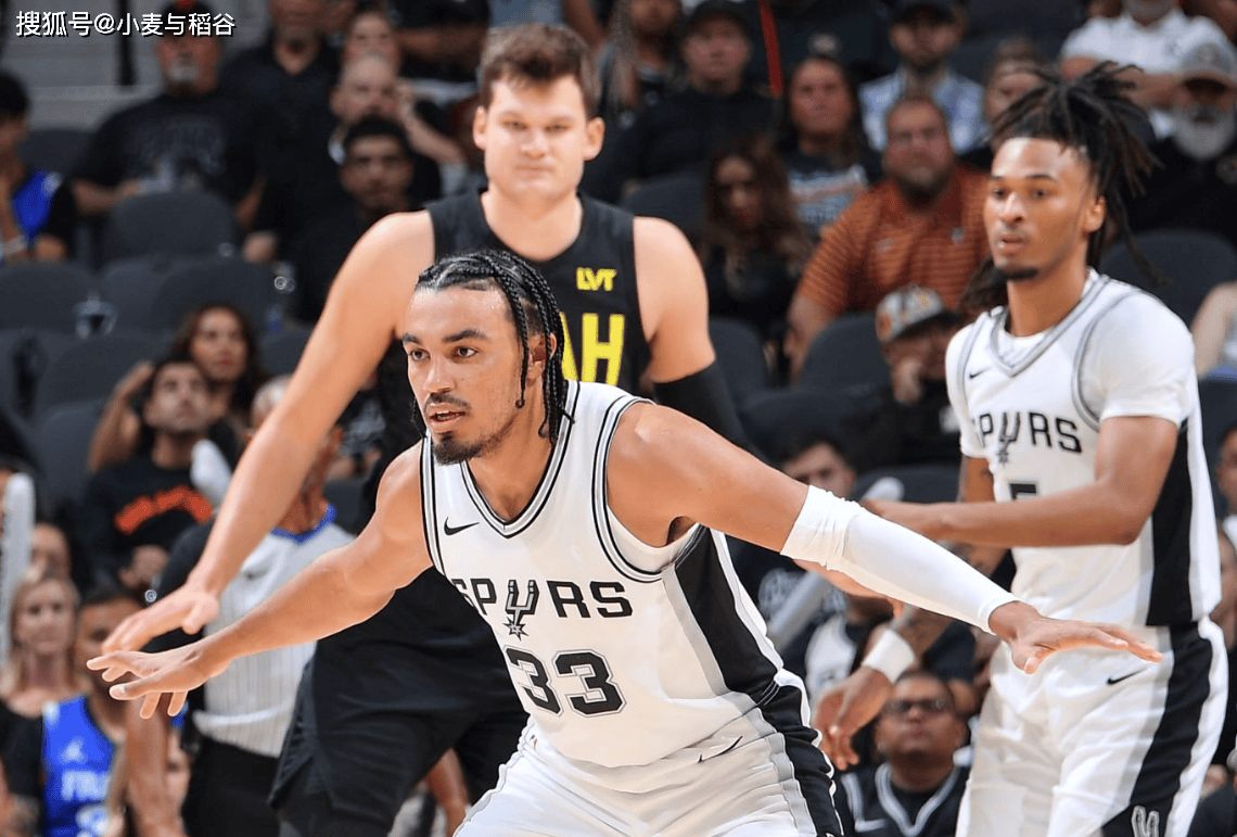 爱游戏官网-马刺队成功转型，青年队员表现抢眼的简单介绍
