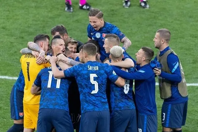 斯洛伐克队在欧预赛中意外强势崛起