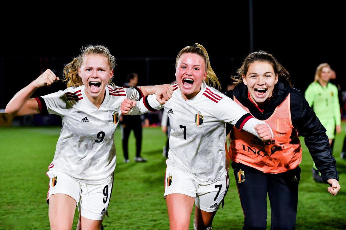 足球领域传闻女足大手笔引进国内外球员的简单介绍 足球领域传闻女足大手笔引进国内外球员的简单介绍