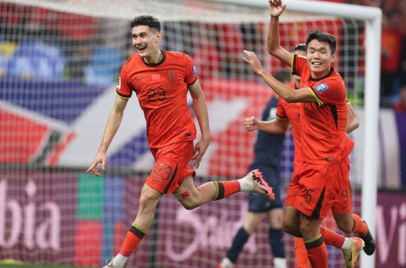 客场作战成功，球队赢得关键三分的简单介绍