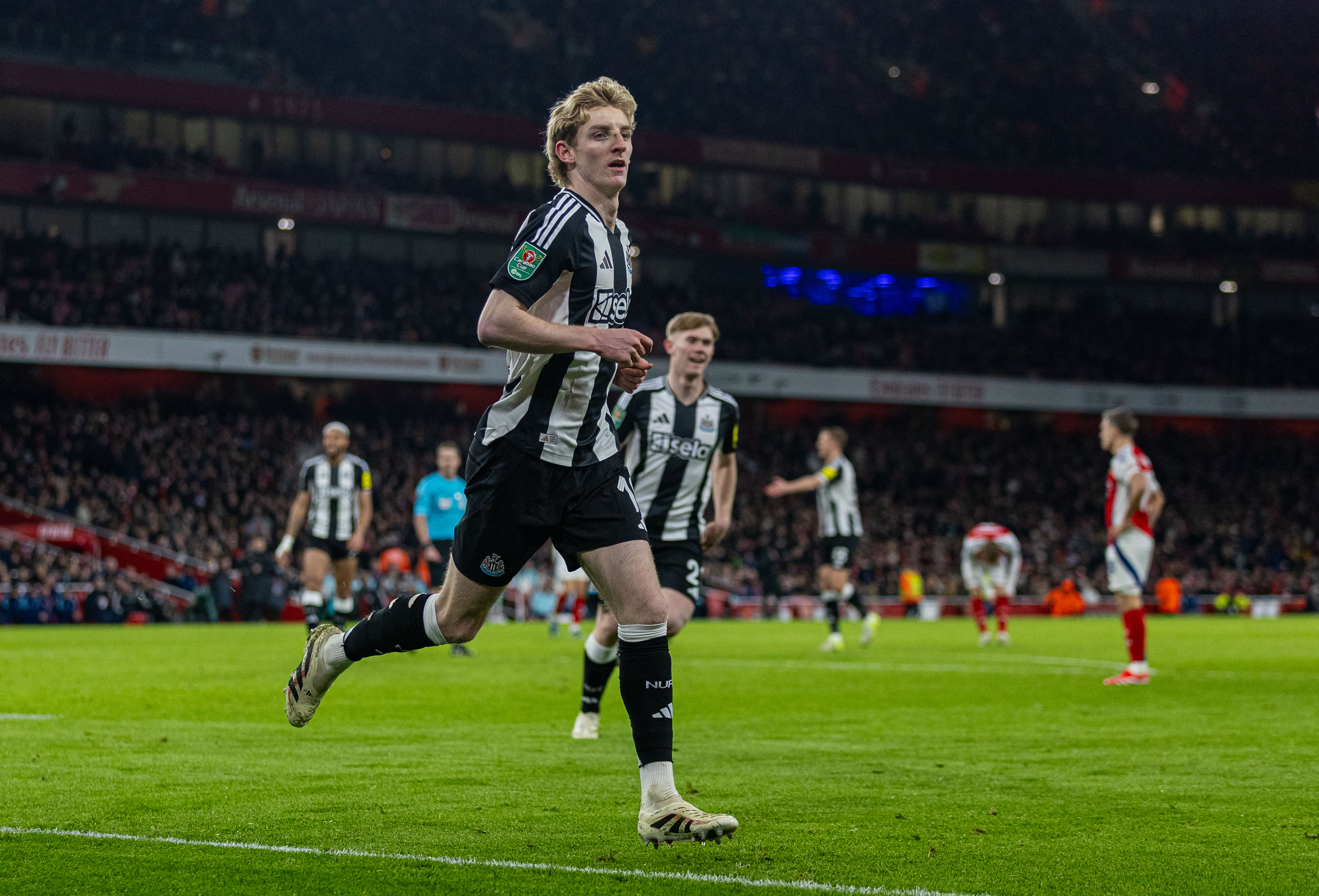 爱游戏大厅-阿森纳强化攻势，轻松晋级下一轮