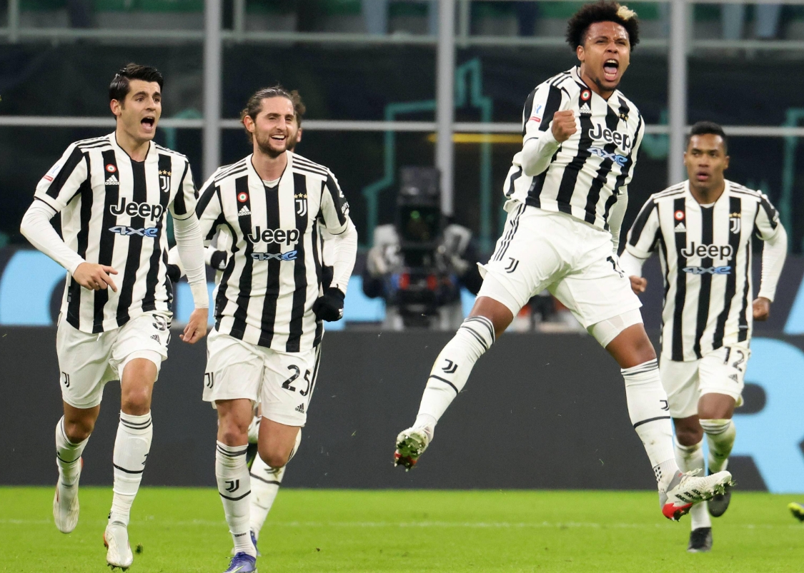 包含佛罗伦萨对决尤文图斯，双方实力对比的词条