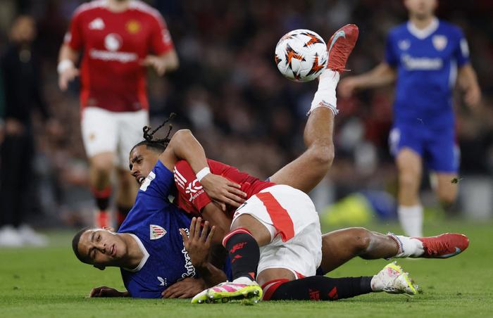 包含曼联壮举，逆转晋级欧洲顶尖足球联赛的词条