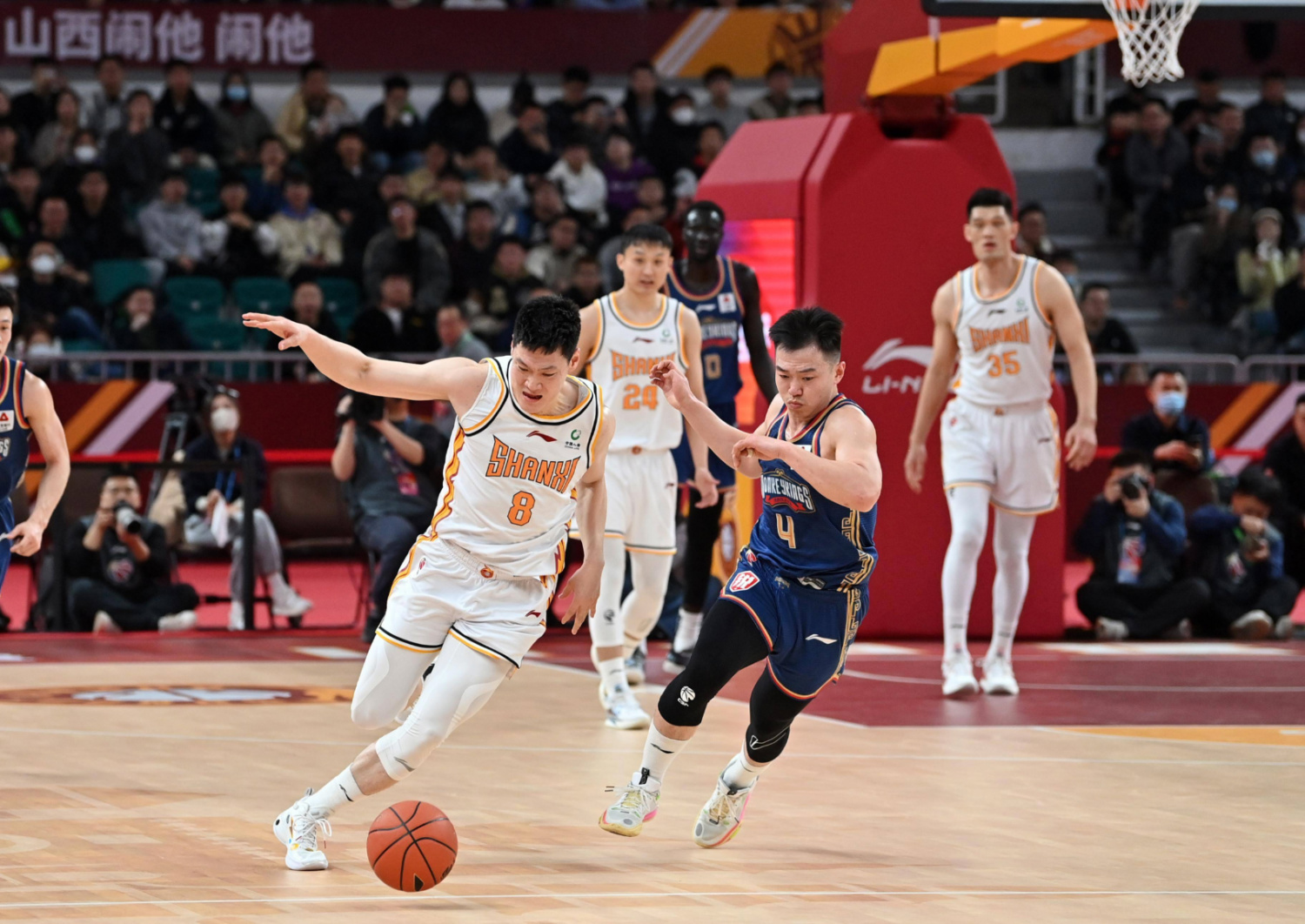 爱游戏在线-包含山东队主场大胜山西队，展现实力差距的词条