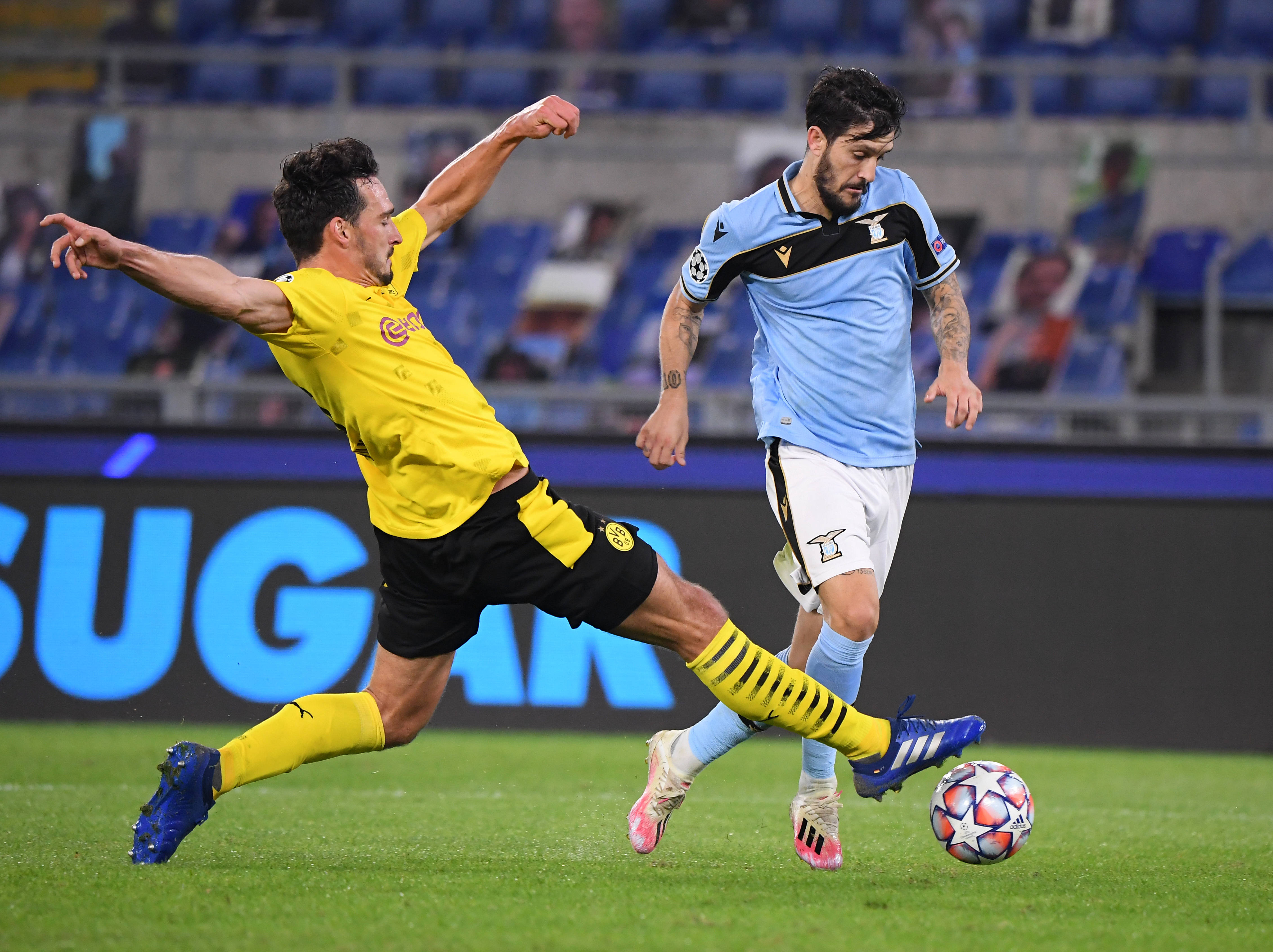 爱游戏大厅-欧冠预选赛：拉齐奥成功晋级，国内联赛备战