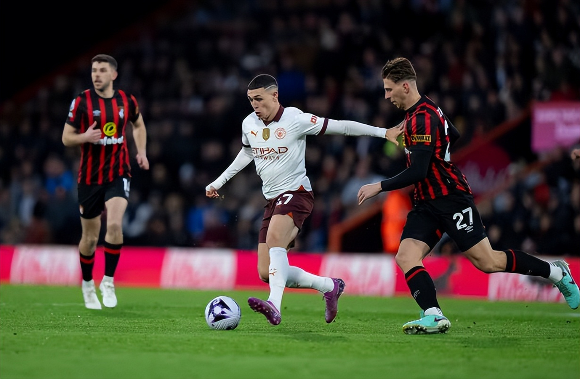 关于曼城客场大胜桑德兰，领先优势不减的信息