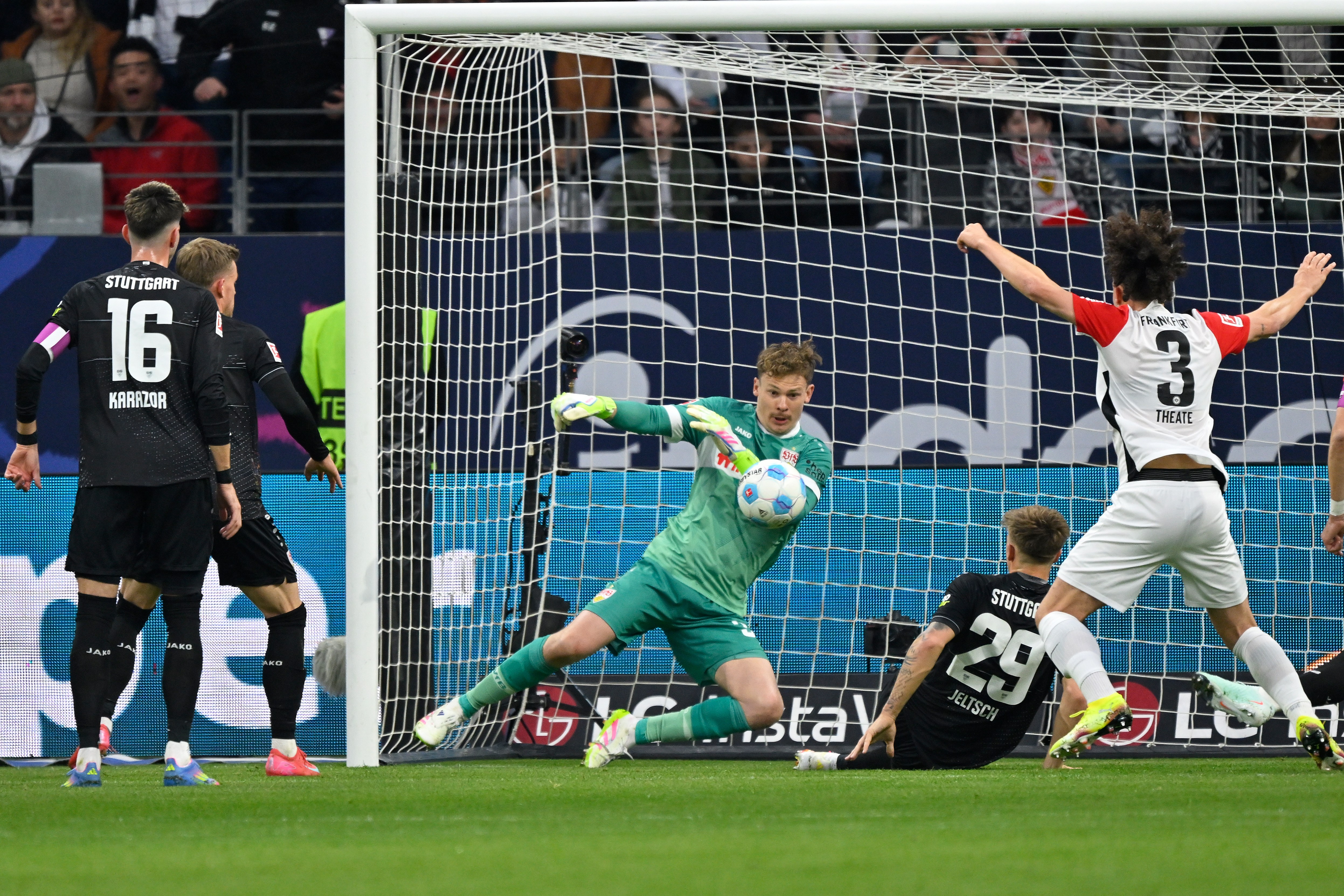 爱游戏娱乐-包含斯图加特客场取胜，连胜势头强劲的词条