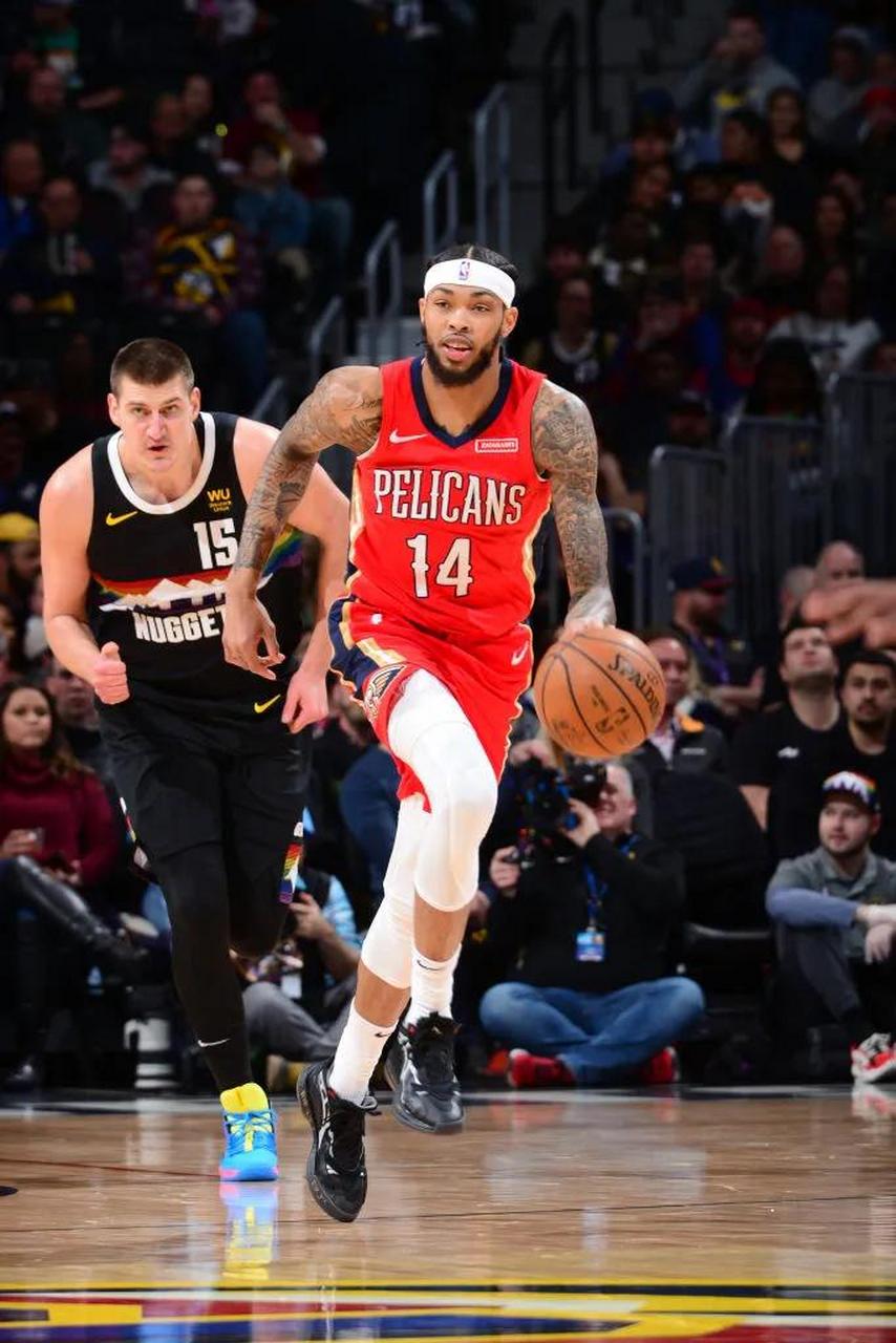 包含球队核心受伤还能否赶上季后赛的末班车的词条