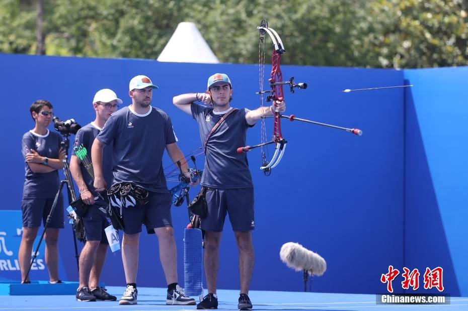 射箭选手神准技艺，夺得金牌