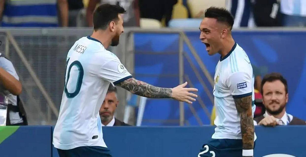 足球职业联赛精彩对决，球员实力逐渐暴露