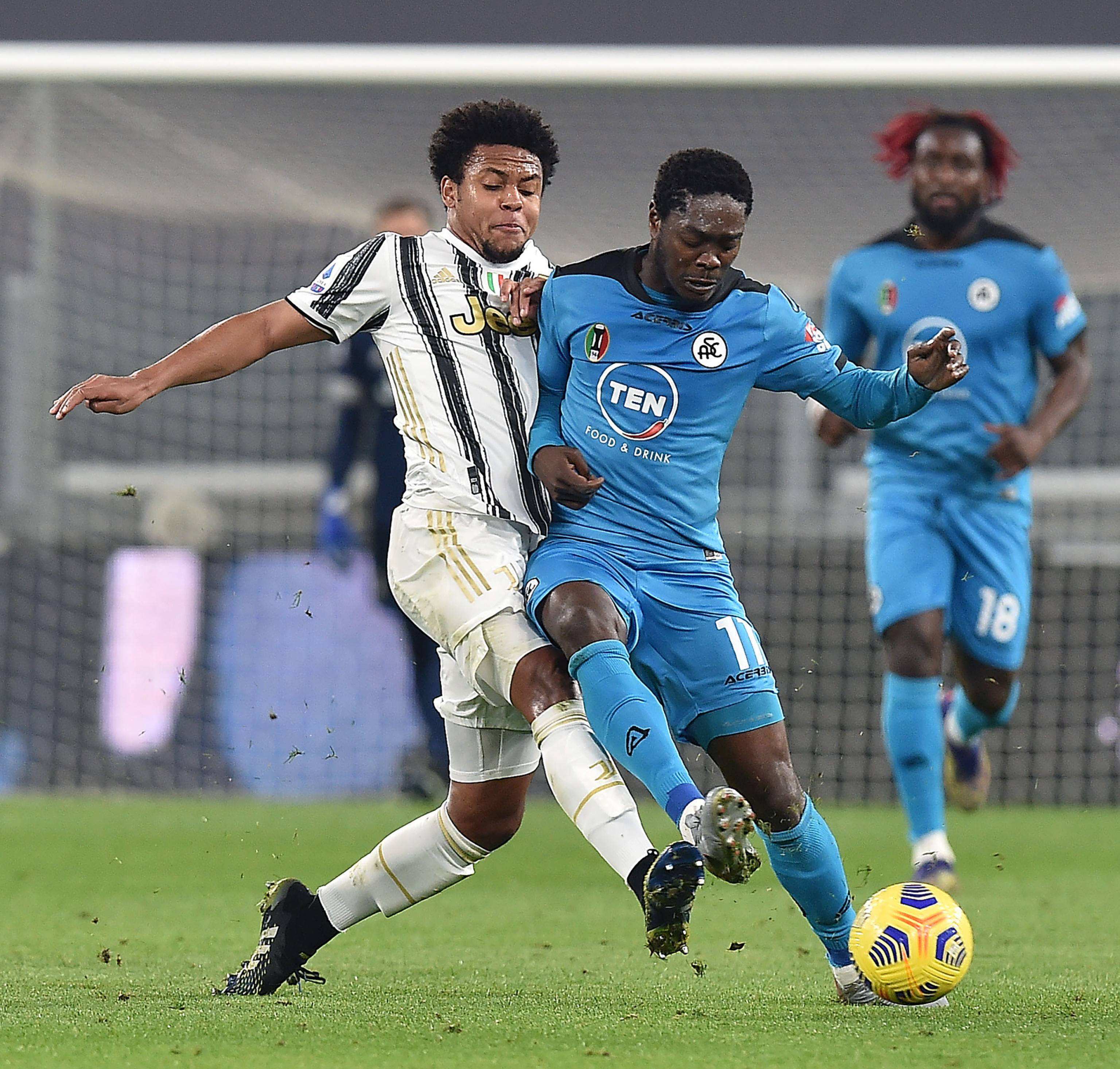 包含乌迪内斯主场惨败斯佩齐亚：意甲保级漩涡愈演愈烈的词条