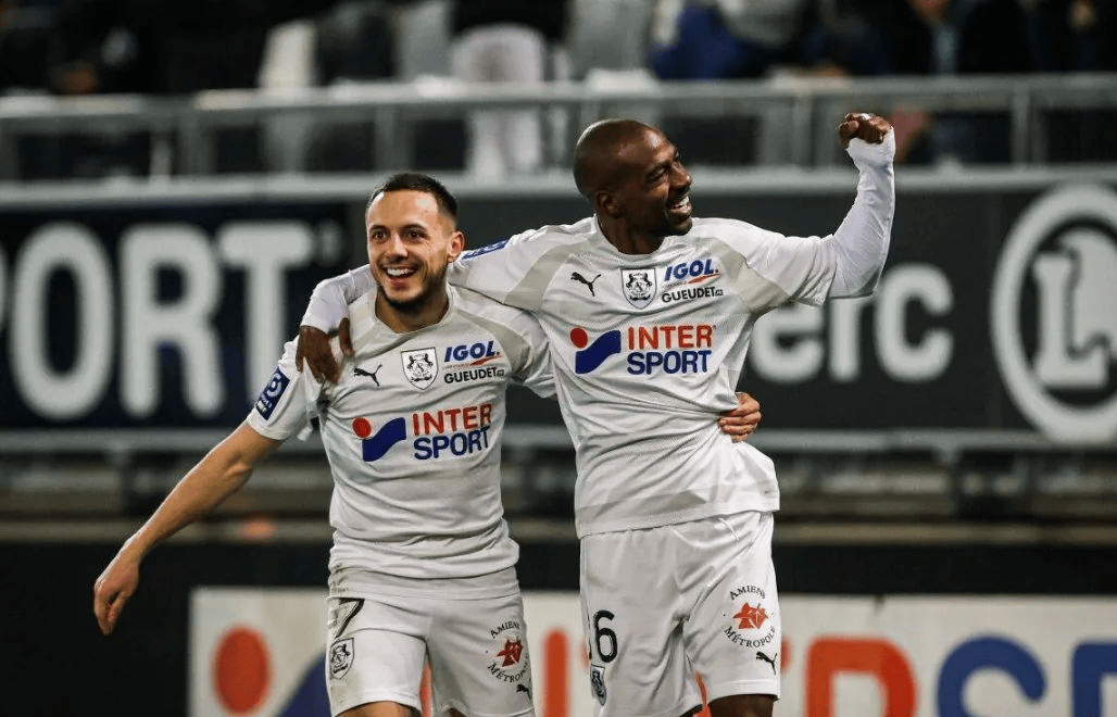 亚眠客场大胜，奋力保级希望的简单介绍