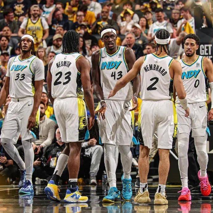 爱游戏官网-步行者队客场逆袭绿军队，比分优势获胜