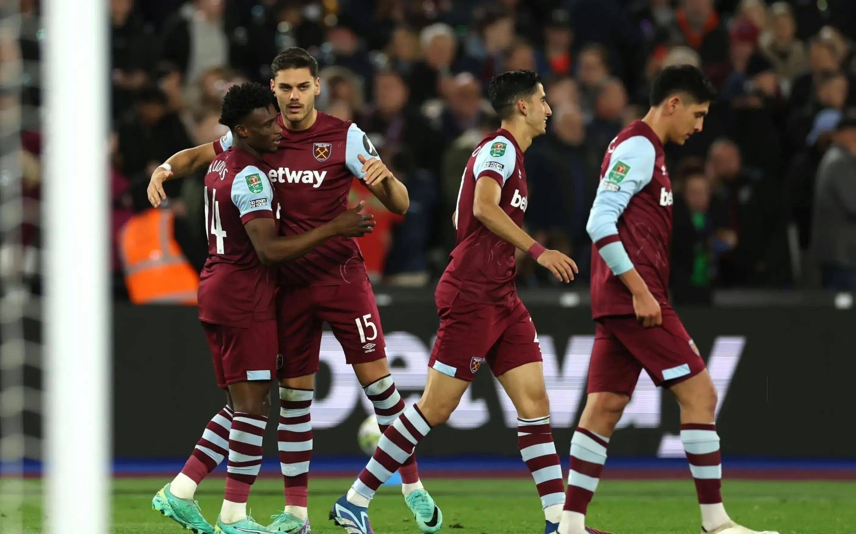 爱游戏官方入口-阿森纳客场击败沃特福德，逆转获胜的简单介绍