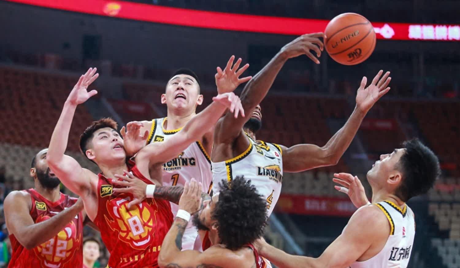 爱游戏tv-关于精彩比赛连连上演，球队士气高涨气势如虹的信息