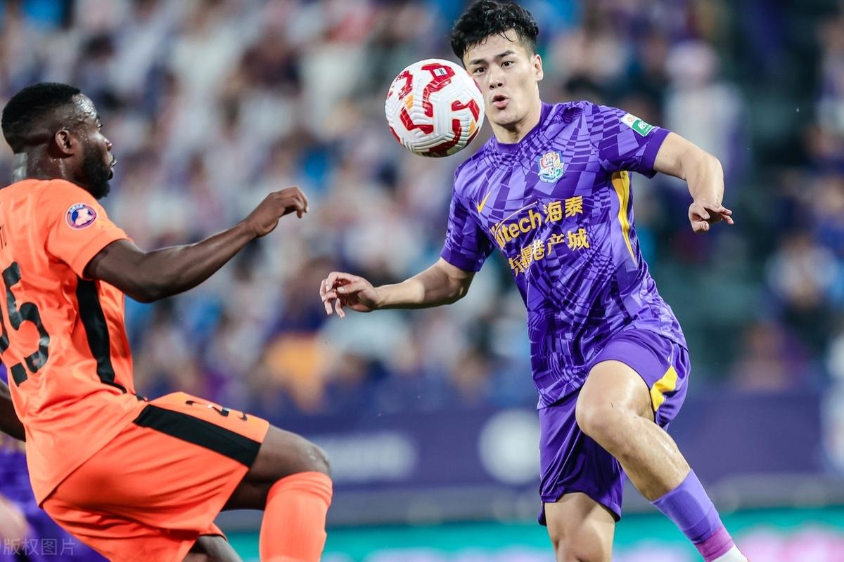 关于克莱蒙努瓦尔斯教练组研究对手战术，调整阵容的信息