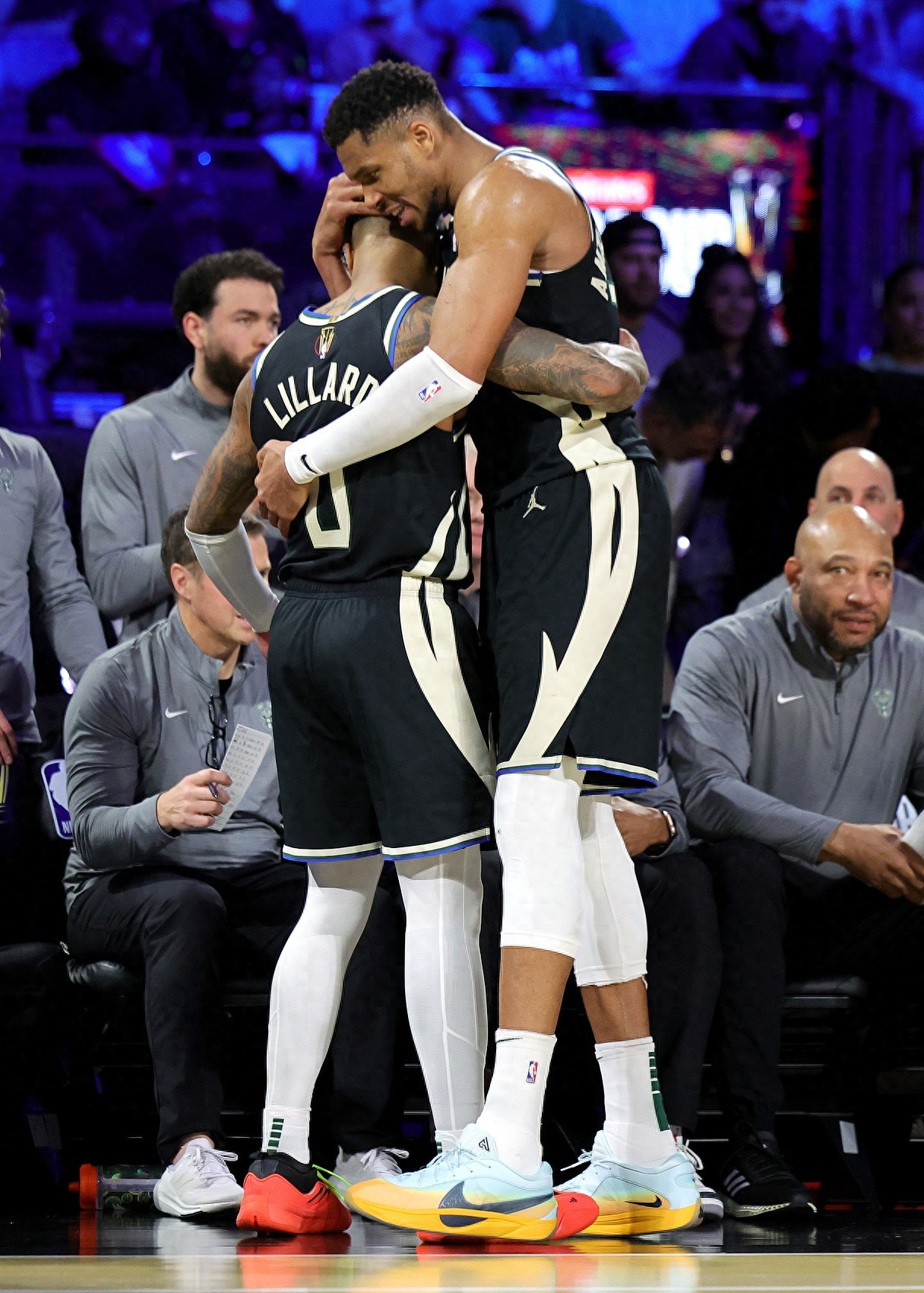 雄鹿不敌公牛，球员们展现顽强拼搏