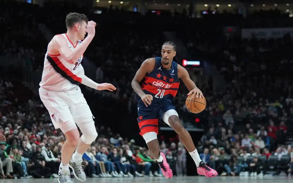 萨尔富市主场大比分战胜对手