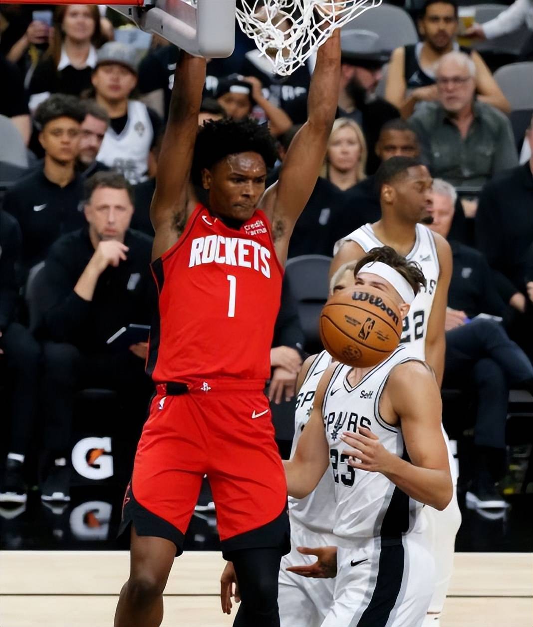 火箭队在全球赛事中再次崭露头角