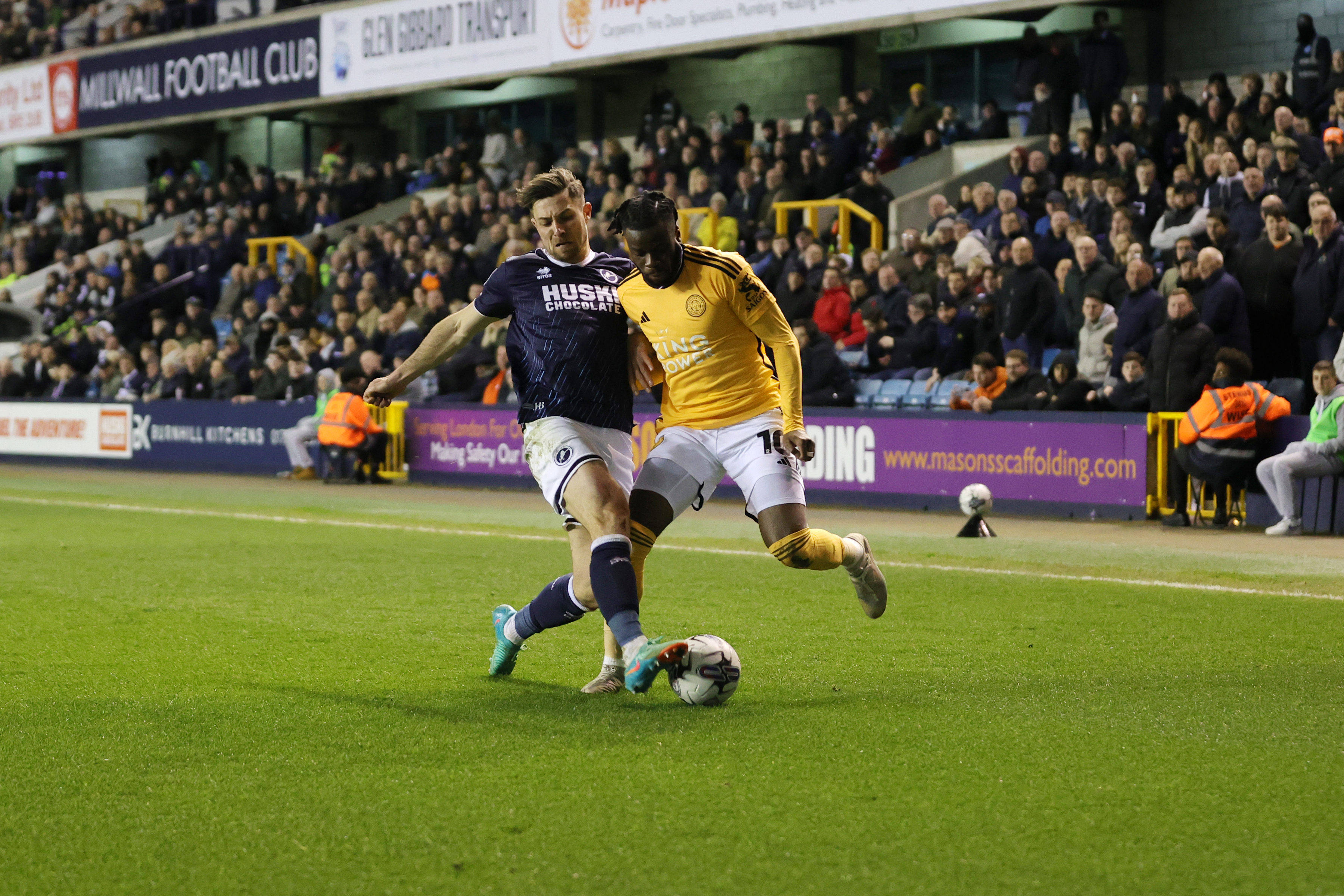 关于南安普顿客场大胜,重返积分榜前列的信息 关于南安普顿客场大胜,重返积分榜前列的信息