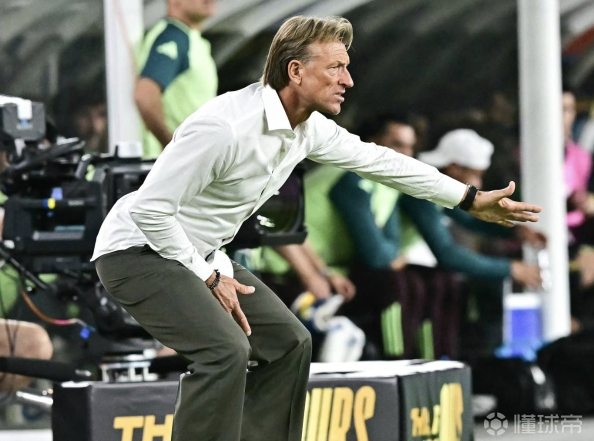 爱游戏在线-球队主帅智慧指挥，成为赛场焦点