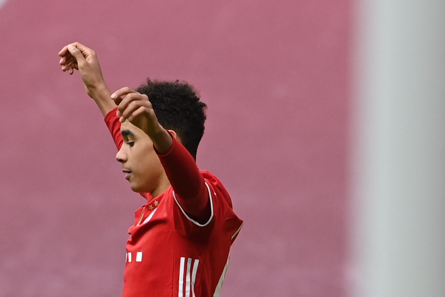 爱游戏APP-柏林联队收获宝贵三分，实现关键反弹