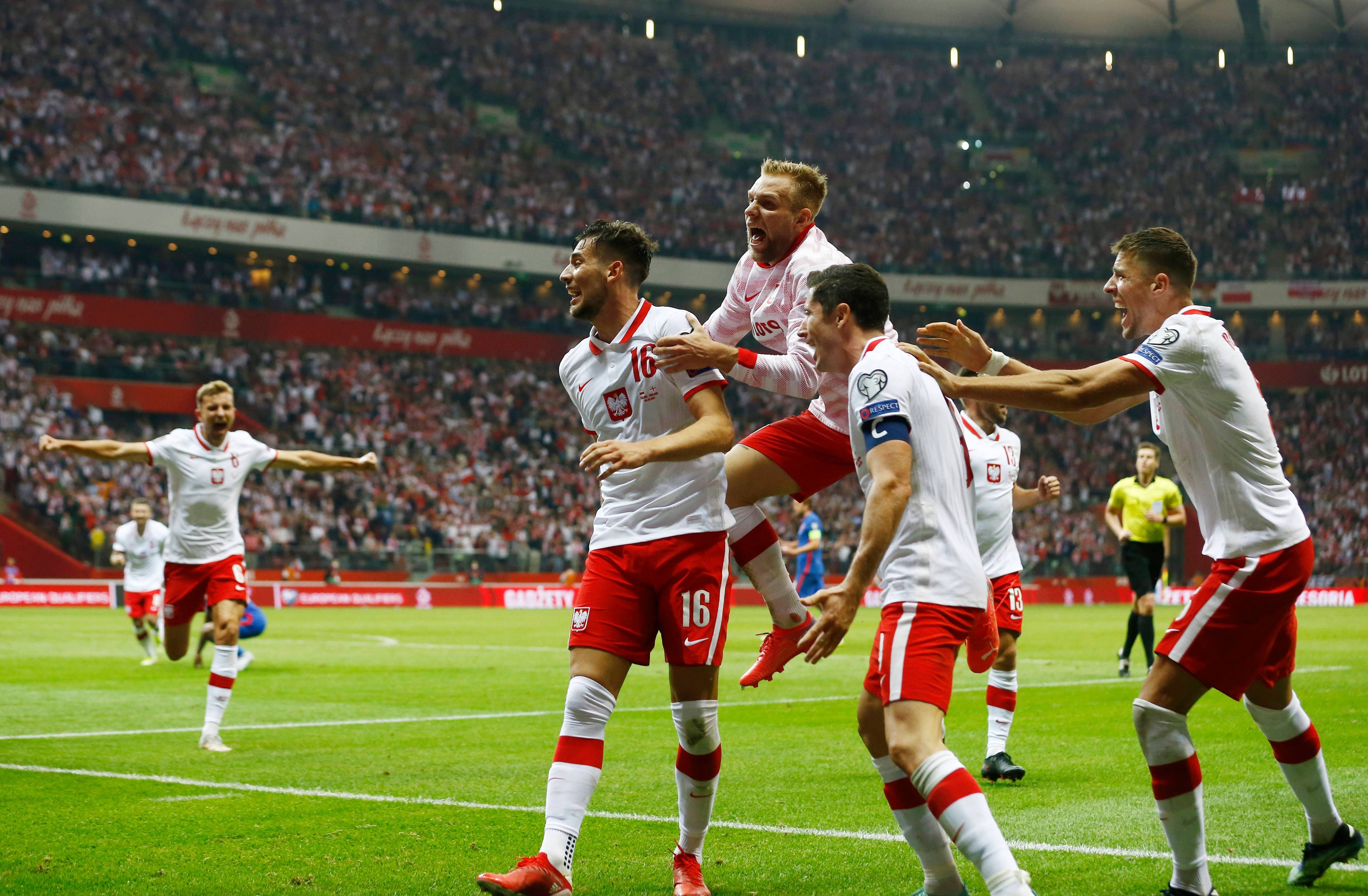 爱游戏在线-欧洲预选赛激战正酣，各队士气高昂备战