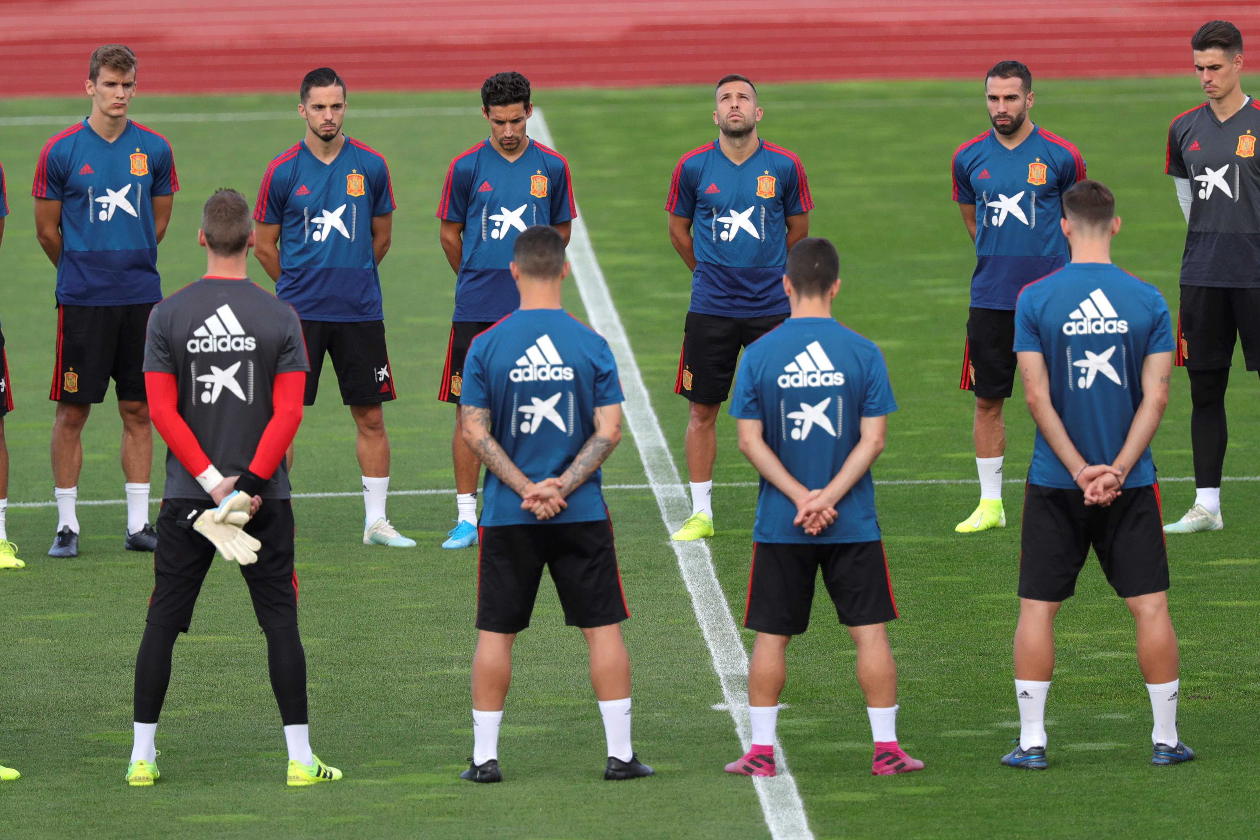 欧洲预选赛激战正酣，各队士气高昂备战