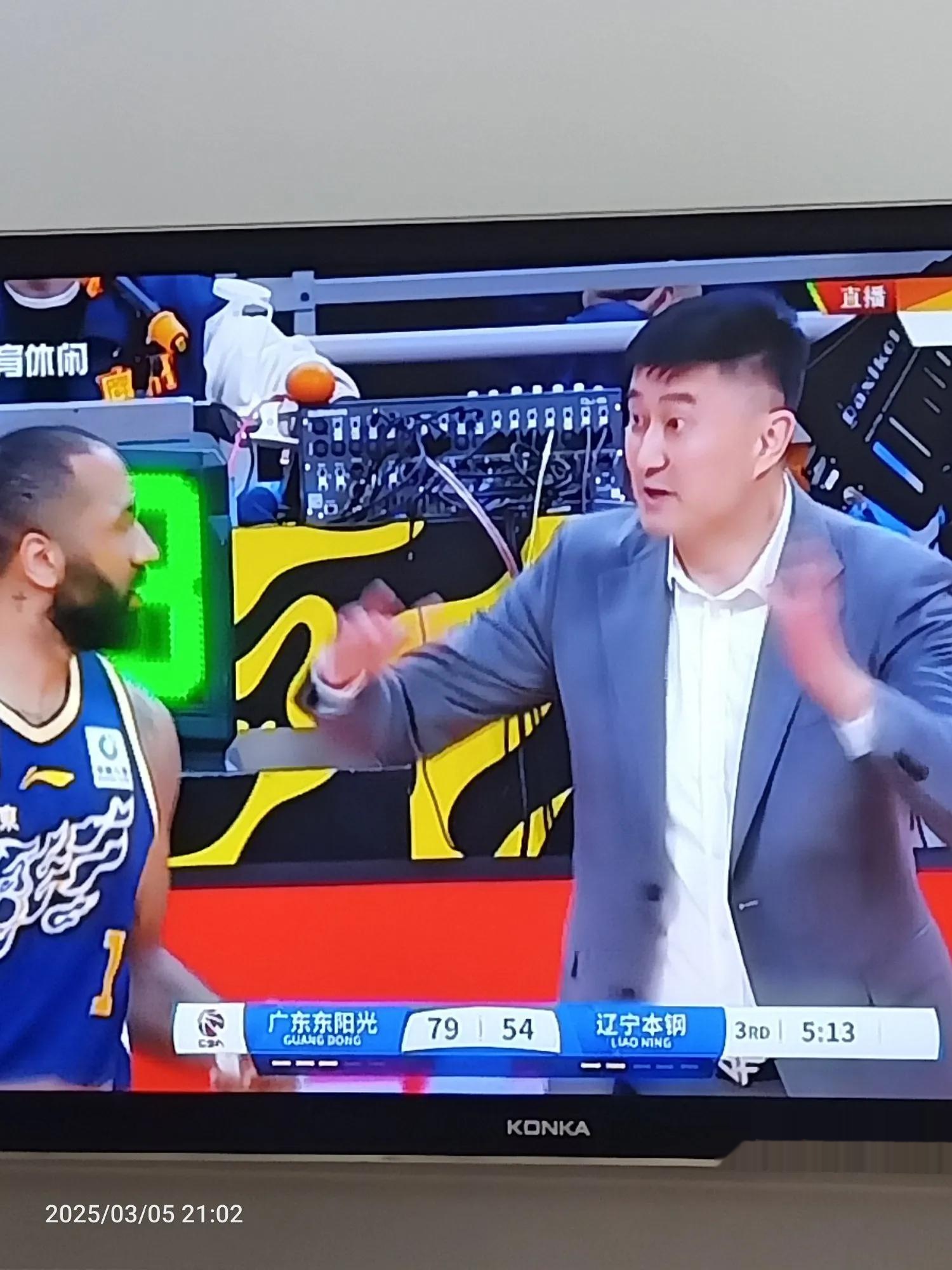 广东队遭遇辽宁队强劲挑战,压力巨大 广东队遭遇辽宁队强劲挑战,压力巨大