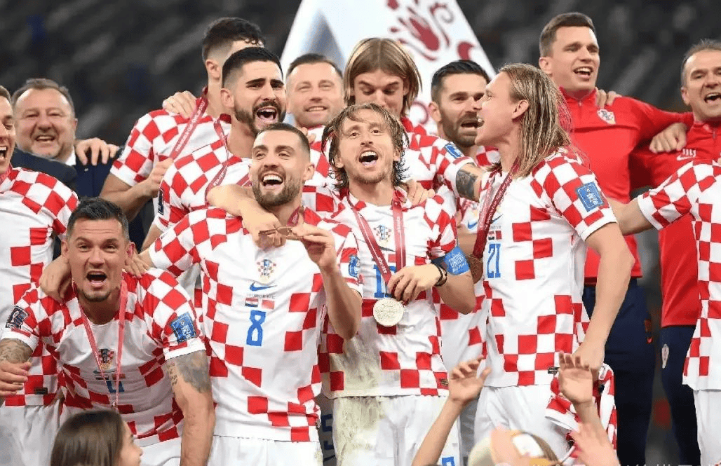 捷克队遭遇主场失利，晋级前景犹存的简单介绍