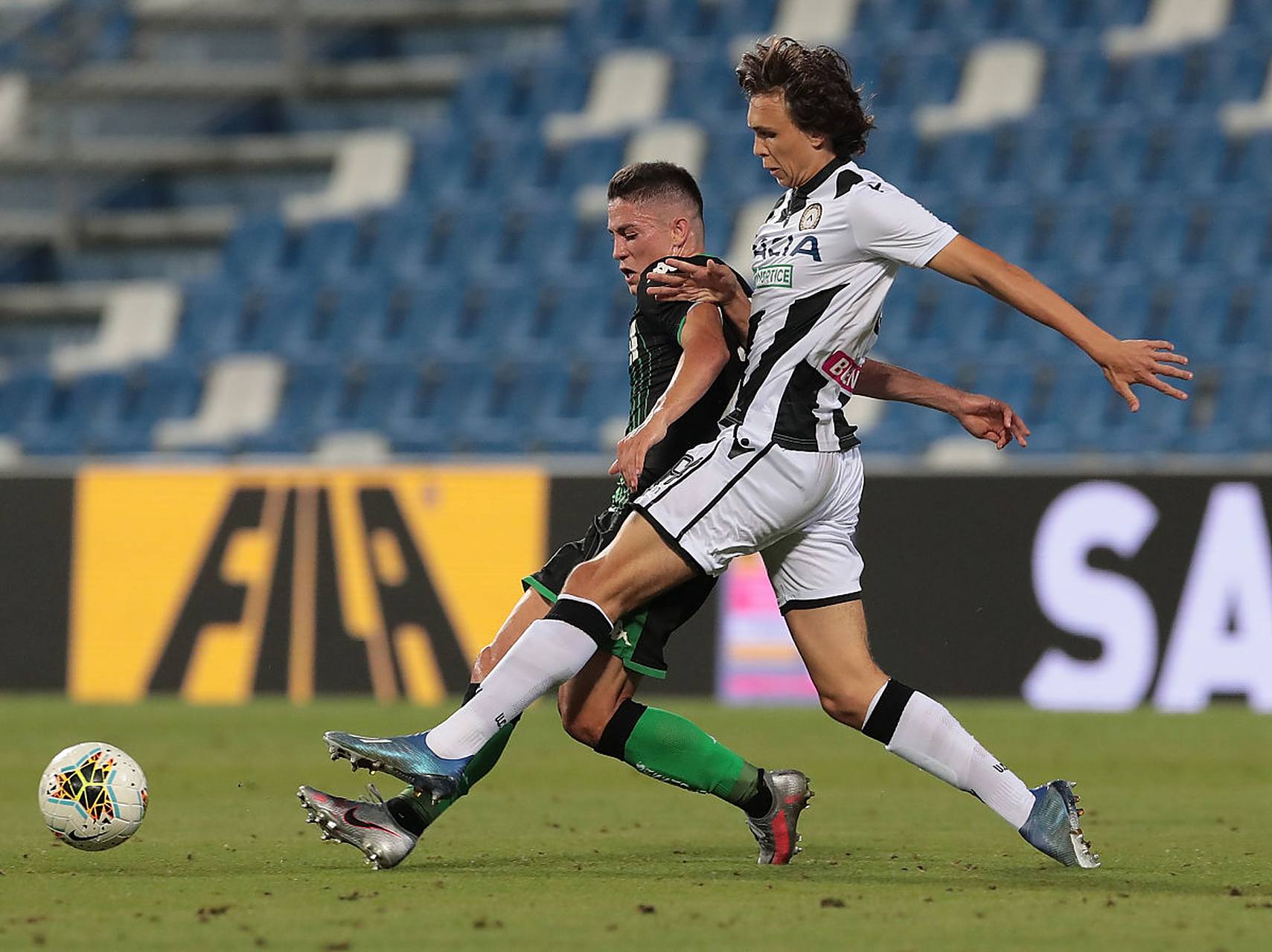 包含克罗托内战平乌迪内斯,双方战成平局的词条 包含克罗托内战平乌迪内斯,双方战成平局的词条