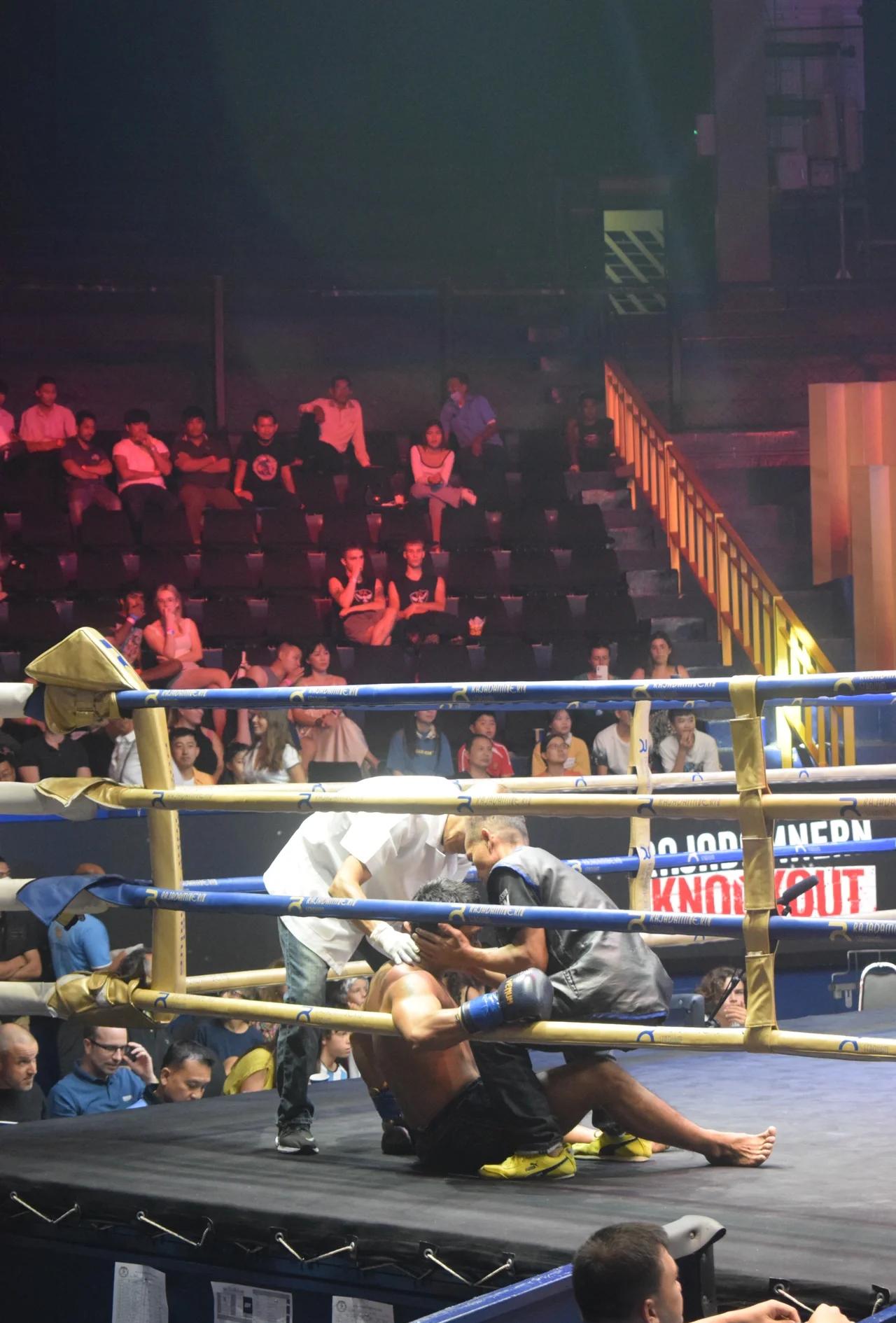 泰国球队披荆斩棘，决战亚洲赛场