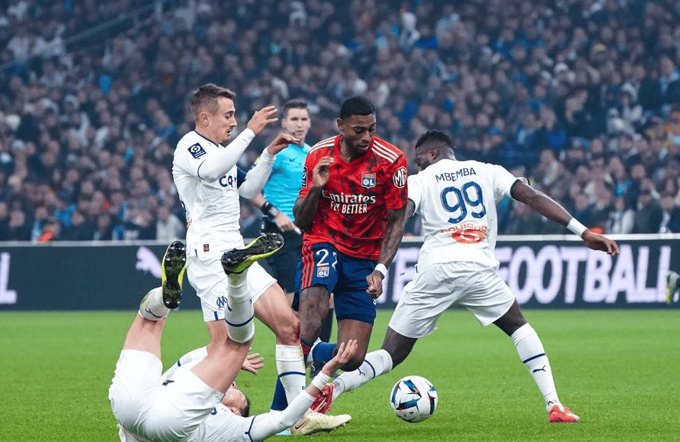 爱游戏在线-里昂守住主场优势，击败强敌