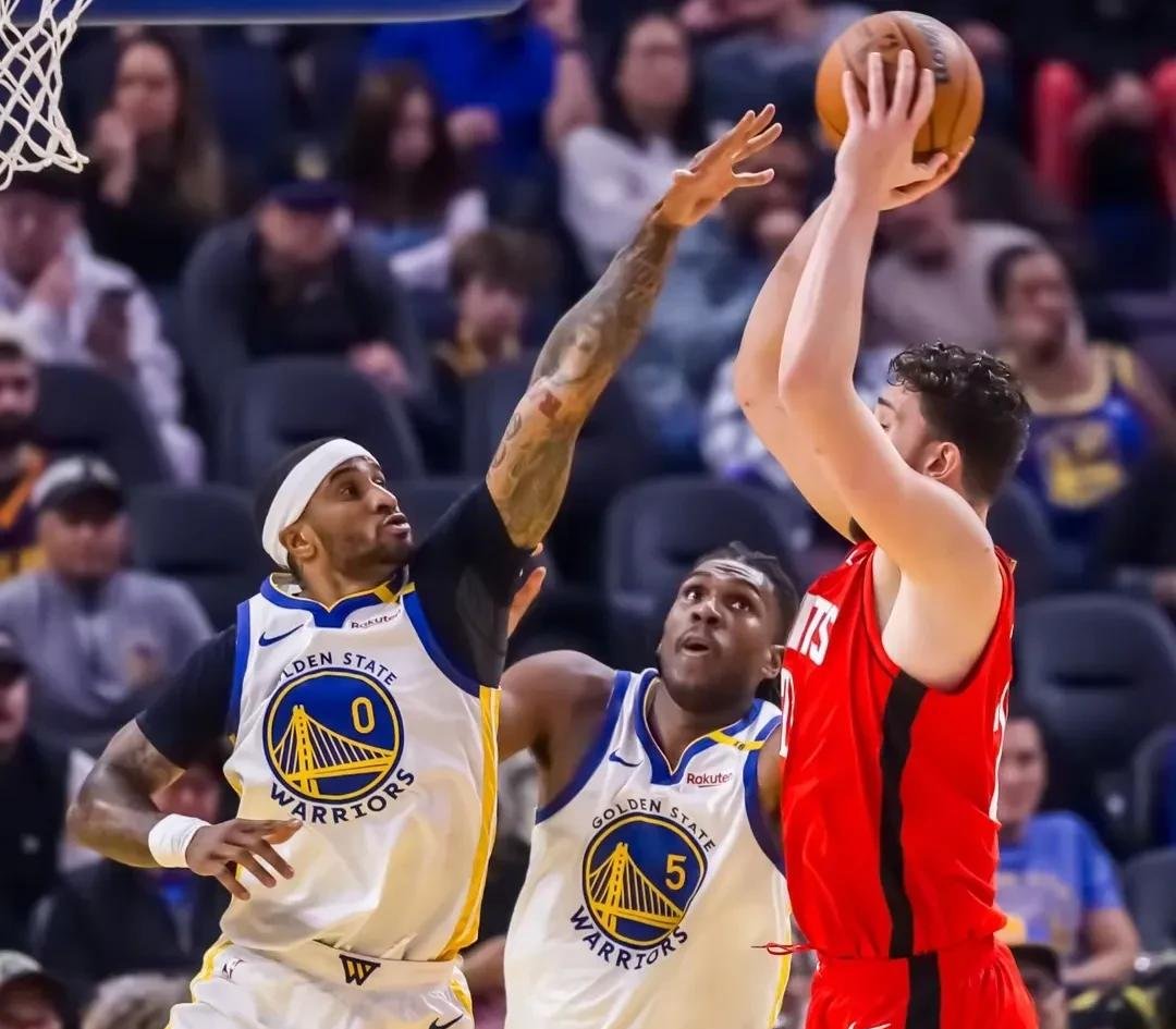 爱游戏在线-火箭换帅失利，新教练面临挑战