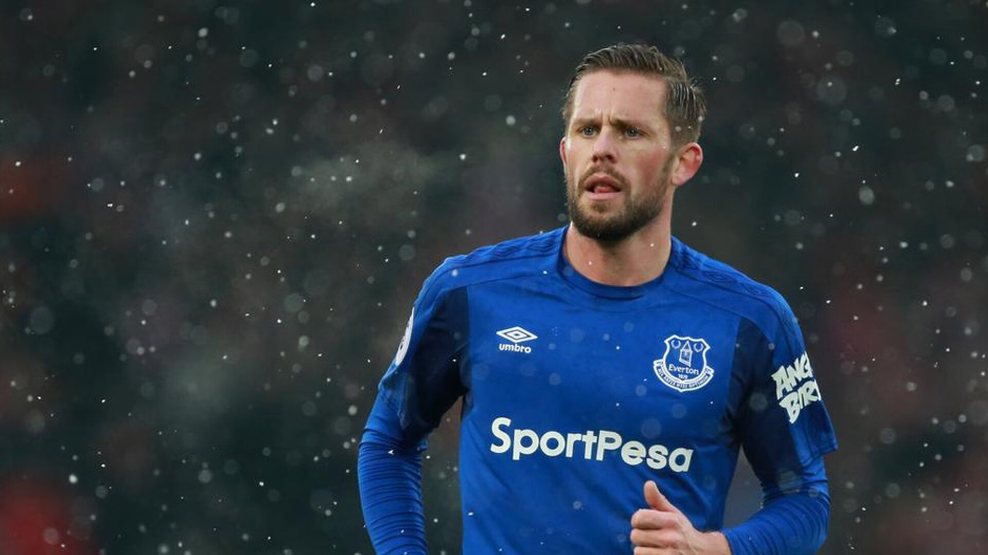 冰冷罚球线前,他用一记三分点燃天山,福克斯扛起新疆队,绝杀吉林!